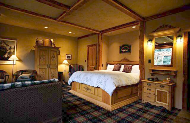 Guest Room at Paintbox Lodge 