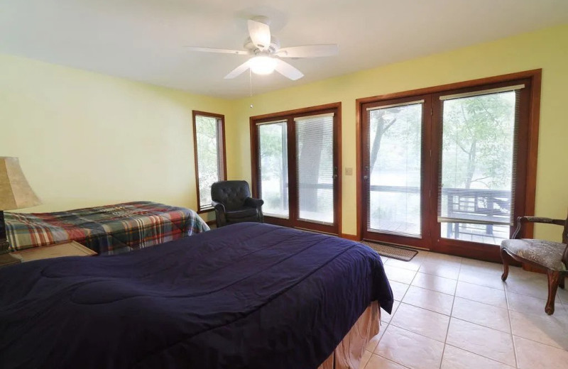 Cabin bedroom at Newlands Lodge.