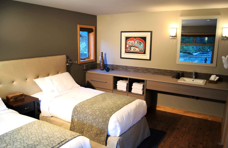 Two bed guest room at Nootka Marine Adventures.