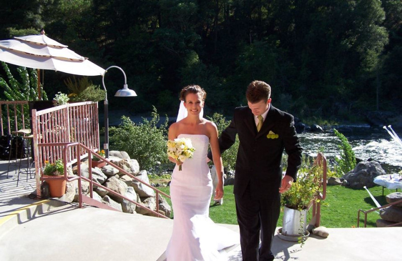 Wedding couple at Strawhouse Resorts.