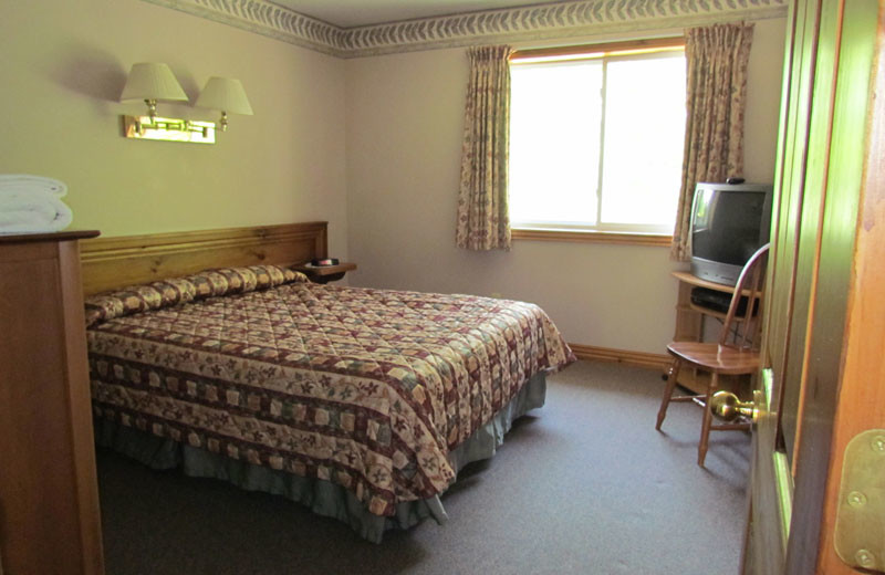 Guest bedroom at Pine Vista Resort.