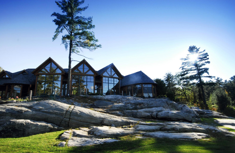 Exterior view of Rocky Crest Golf Resort.