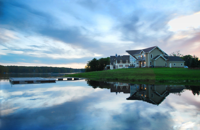 Rental exterior at Railey Mountain Lake Vacations.