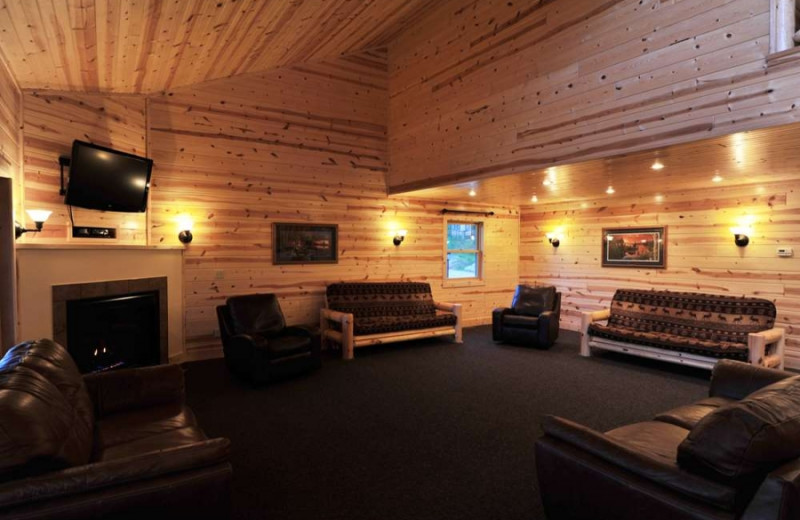 Living room at Cedar Valley Resort.