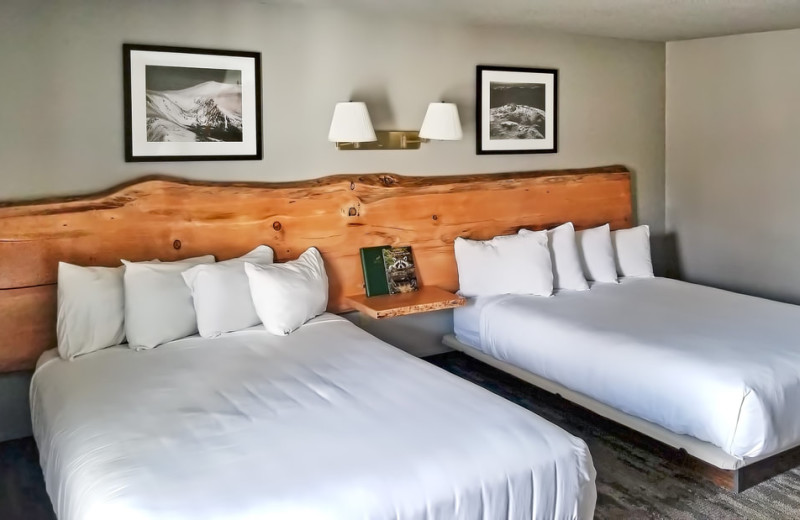 Guest room at Green Granite Inn 