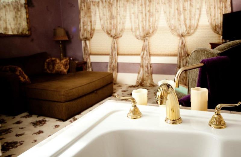 Guest hot tub at 1840 Inn on the Main Bed and Breakfast.