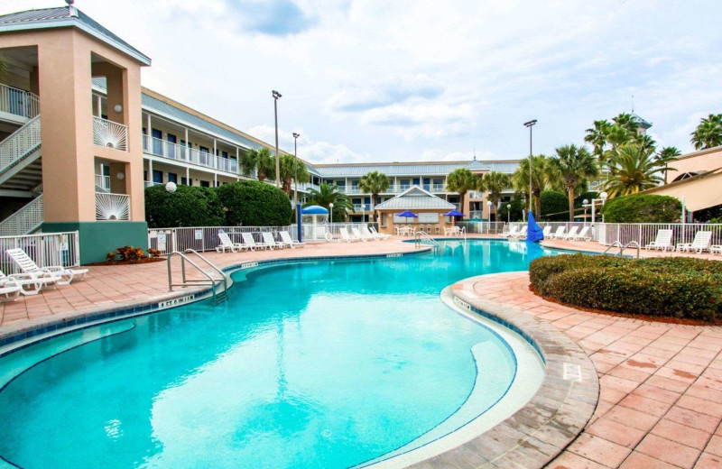 Outdoor pool at Clarion Suites Kissimmee-Orlando Maingate.