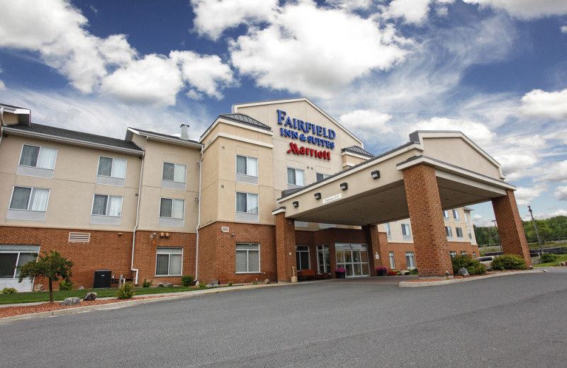 Exterior view of Fairfield Inn & Suites Sudbury.