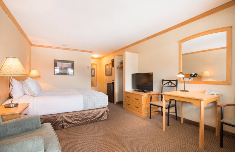 Guest room at Mount Robson Inn.