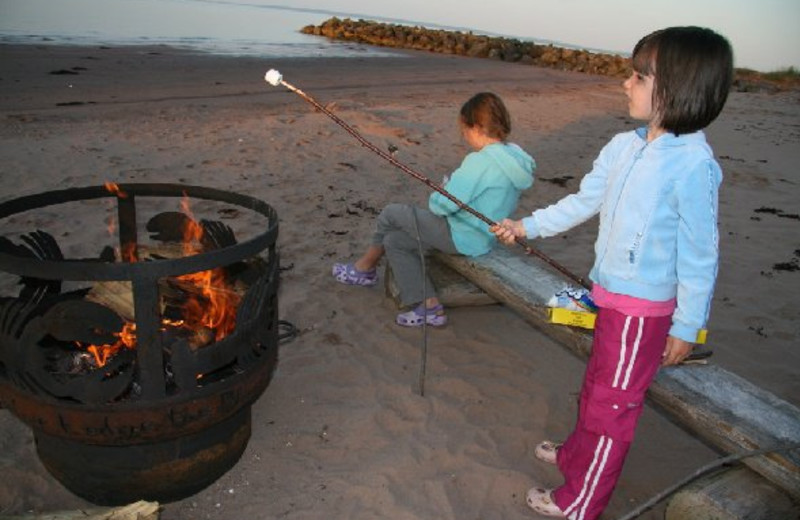 Family Bonfire at Pictou Lodge Resort