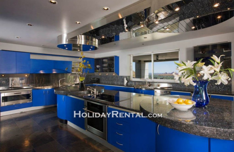 Rental kitchen at HolidayRental.com.