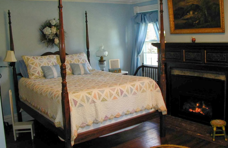 Guest room at Apple Valley Inn.