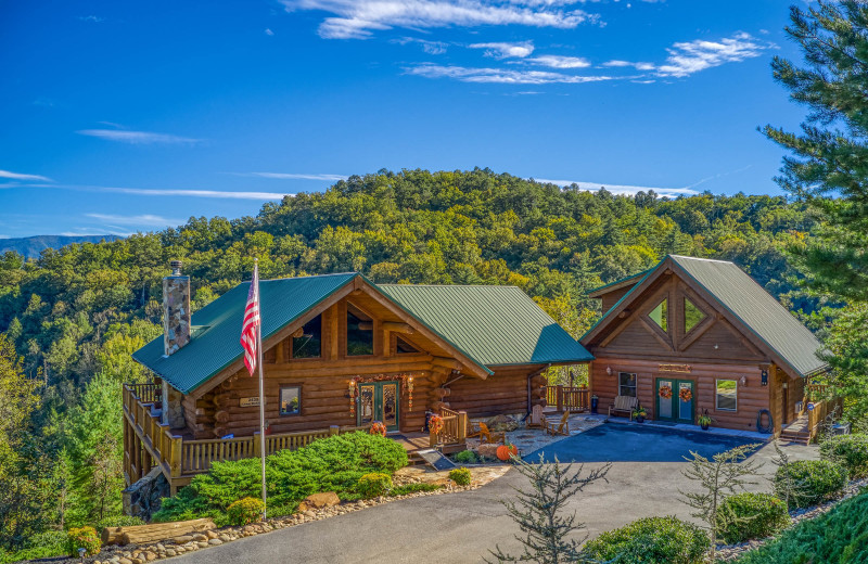 Exterior view of American Patriot Getaways - Great View Lodge.