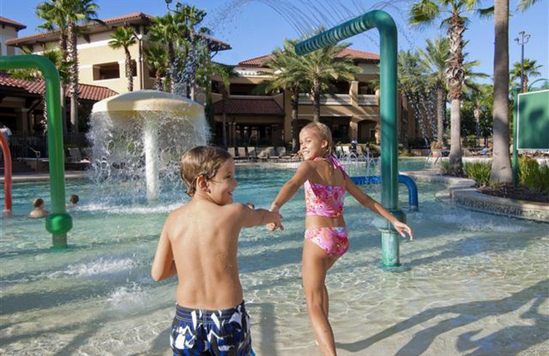 Kids playing at splash pad at Floridays Resort Orlando.