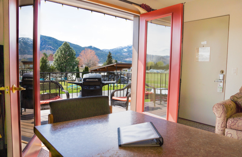 Guest room at Mountain View Lodge.