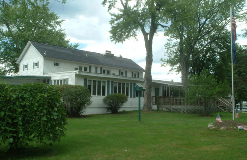 Exterior view of Chestnut Grove Resort.