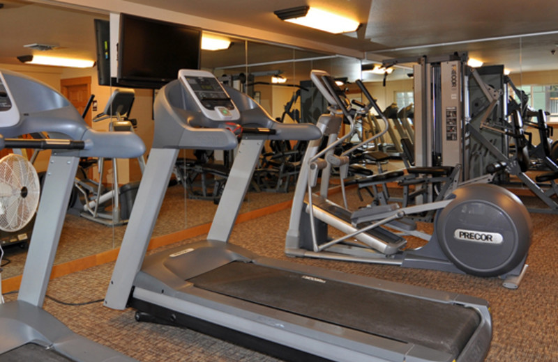 Fitness room at Lakeside Lodge & Suites.