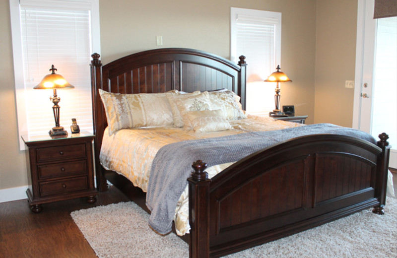 Rental bedroom at Treehouse on the Lake.