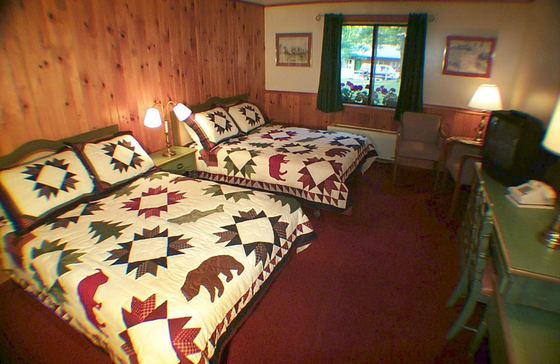 Guest bedroom at Northern Lights Lodge.