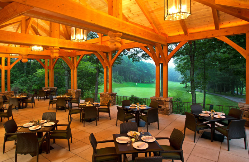 Patio dining at Wintergreen Resort.