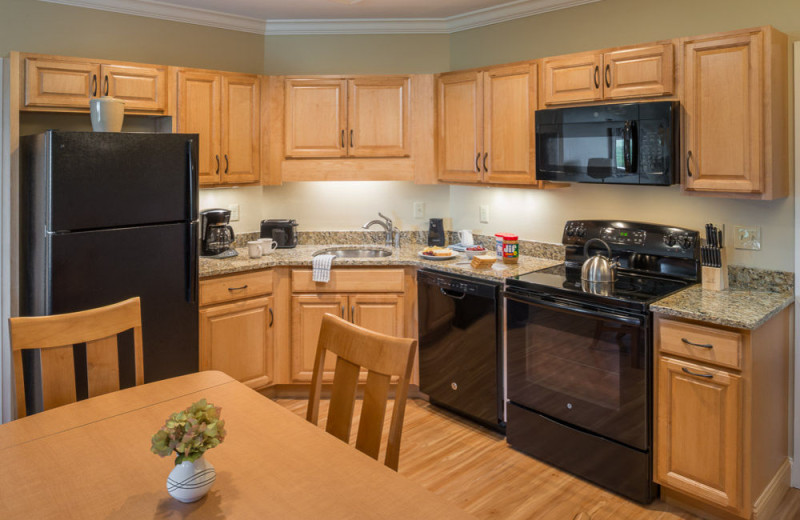 Guest kitchen at Steele Hill Resorts.