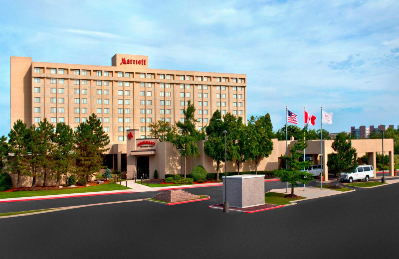 Exterior view of Buffalo Marriott Niagara.