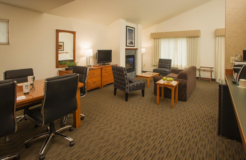 Guest room at The Inn at Gig Harbor.