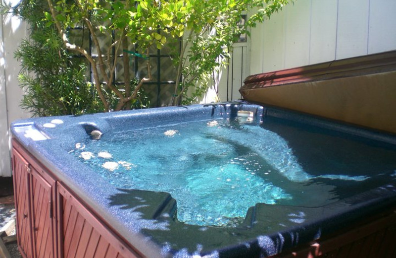 Jacuzzi at A Victorian Garden Inn.