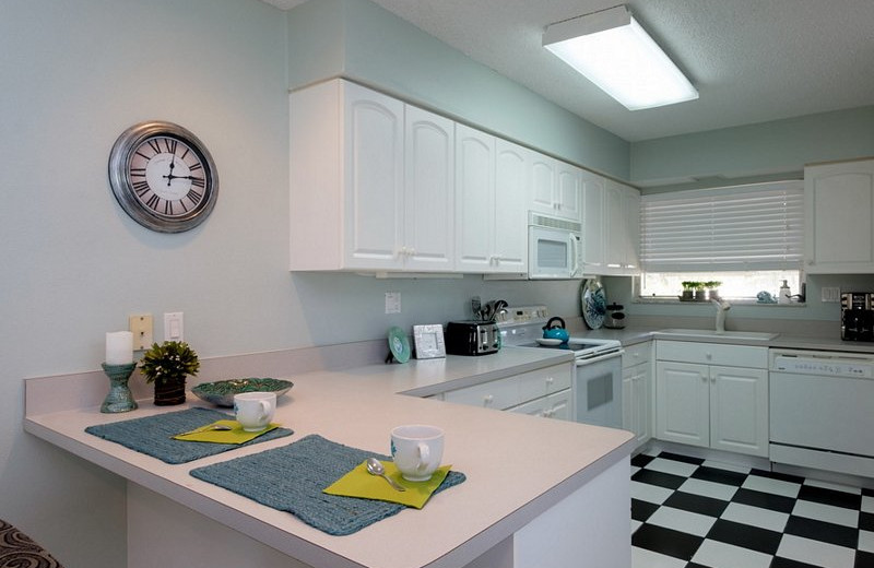 Rental kitchen at beachrentals.mobi. LLC.