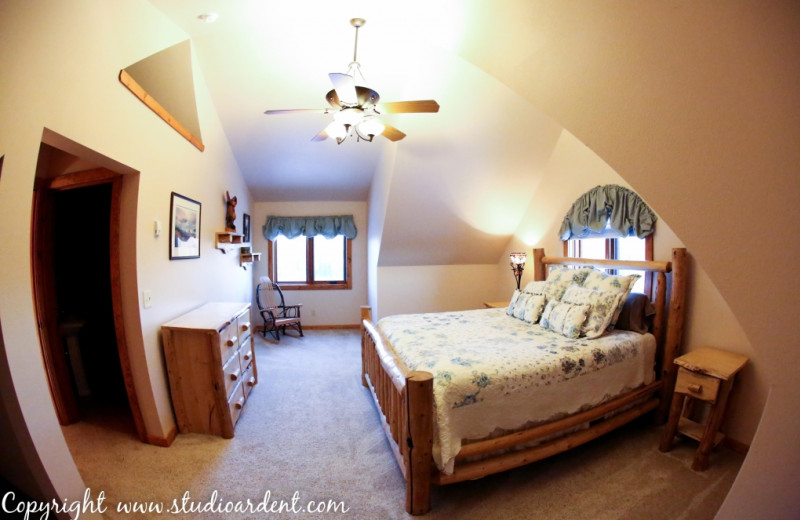 Bedroom at Creekside Lodge.