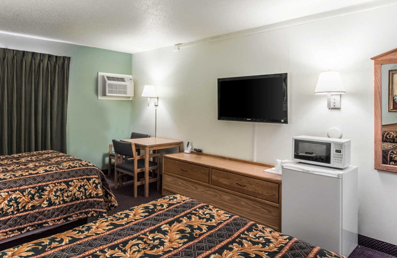 Guest room at Rodeway Inn - Fergus Falls.