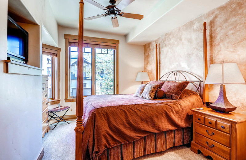 Rental bedroom at EagleRidge Lodge.