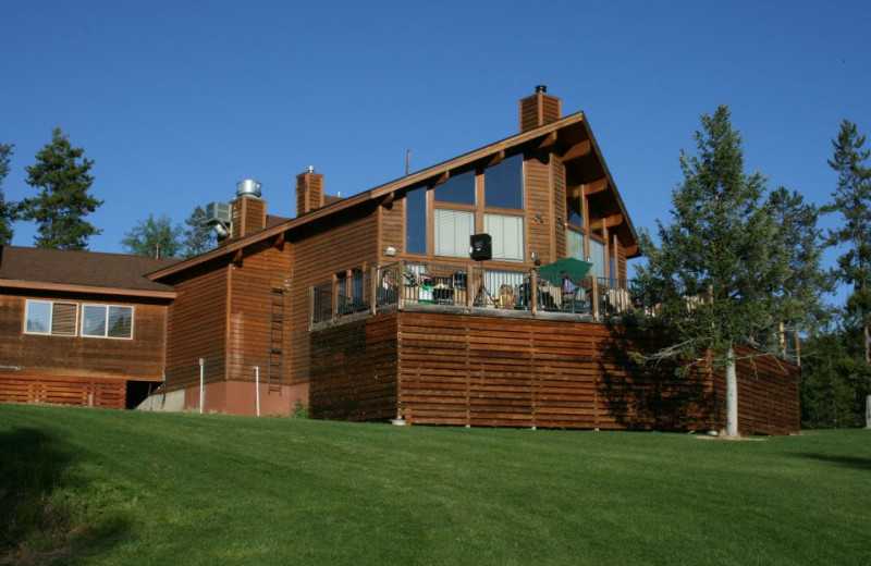 Exterior view of Bear Creek Lodge.