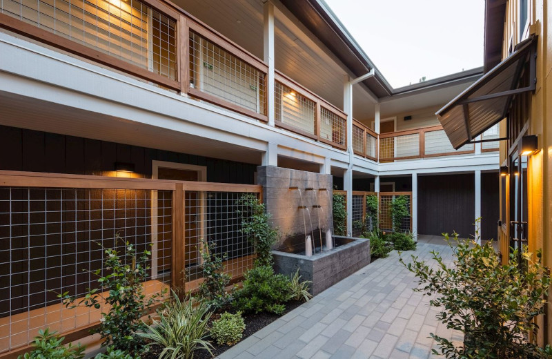 Courtyard at Best Western Plus Stevenson Manor Inn.