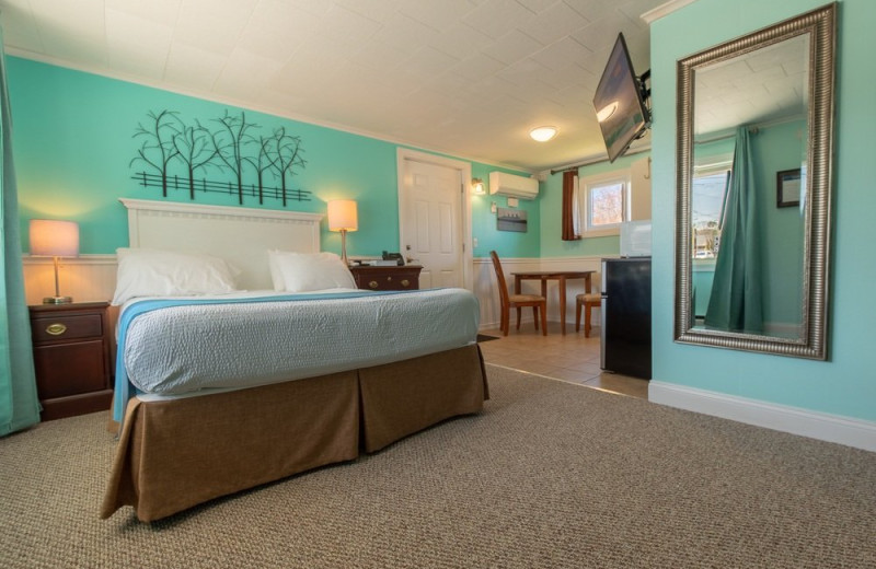 Guest room at Footbridge Beach Motel.