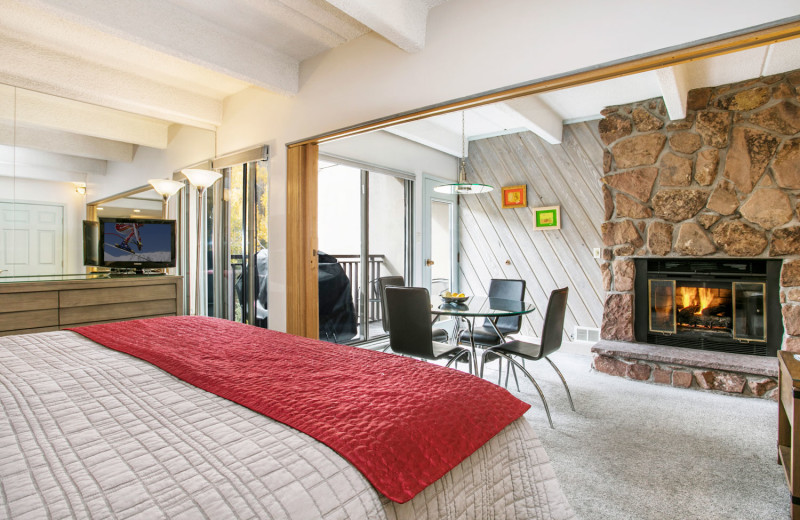 Guest bedroom at Antlers at Vail.