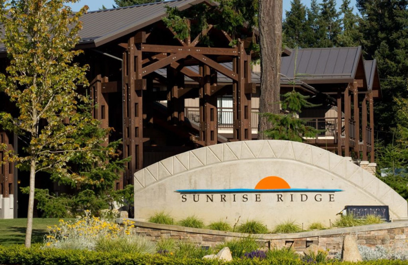 Exterior view of Sunrise Ridge Waterfront Resort.