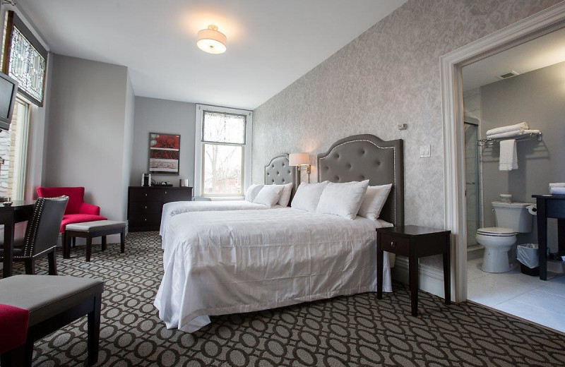 Guest room at Idlewyld Inn.