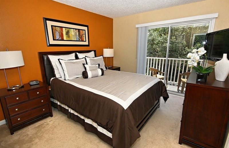 Vacation rental bedroom at Vista Cay Inn.