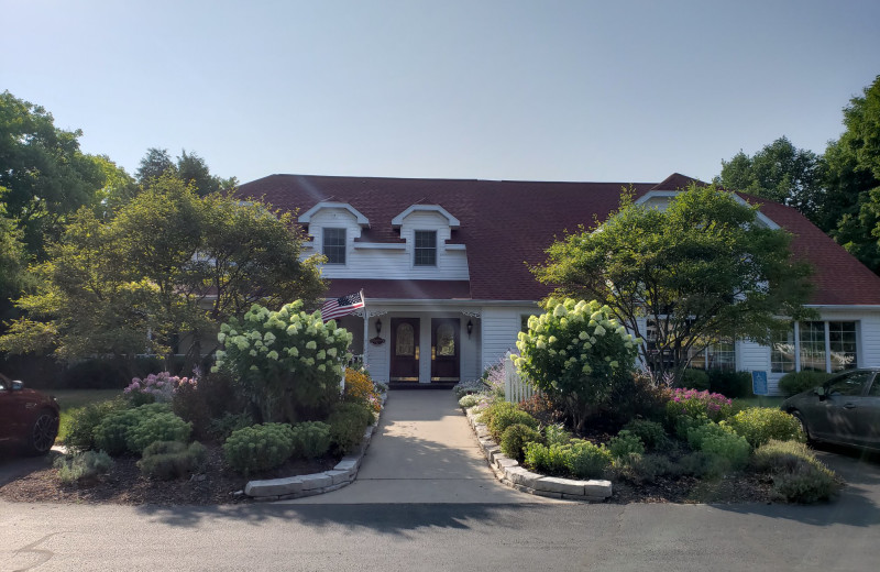 Exterior view of High Point Inn.