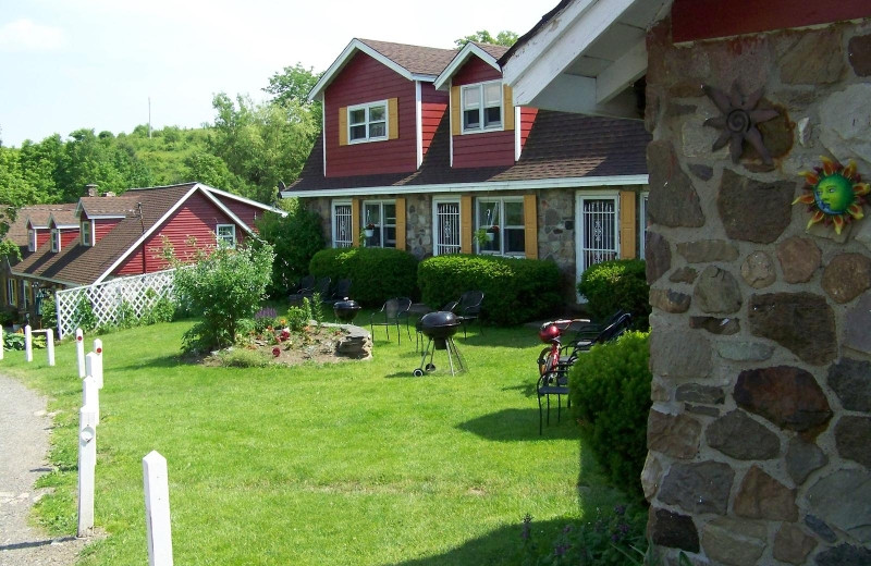 Exterior view of Fieldstone Farm.