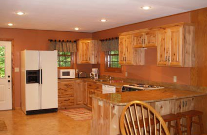 Cottage kitchen at Bug-Bee Hive Resort.