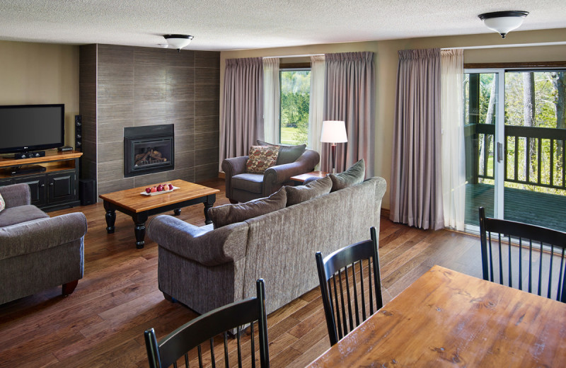 Guest living room at Deerhurst Resort.