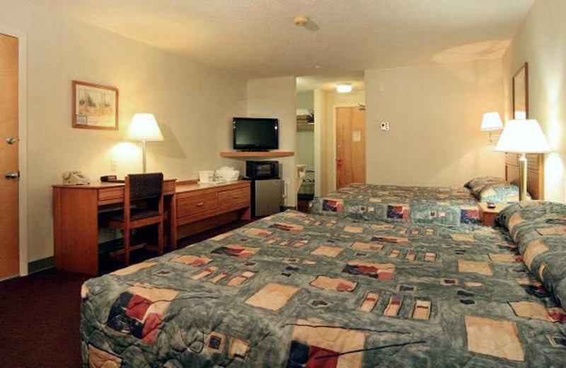 Guest room at Royalty Inn.