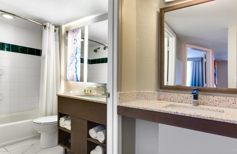 Guest bathroom at Holiday Inn Resort Orlando Suites - Waterpark.