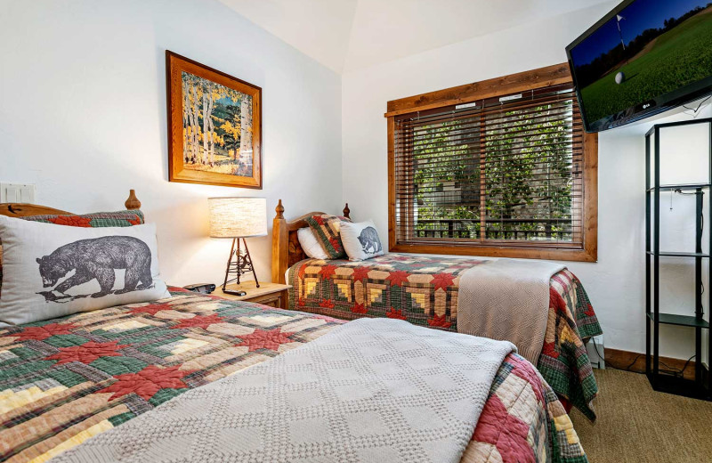 Guest bedroom at Antlers at Vail.