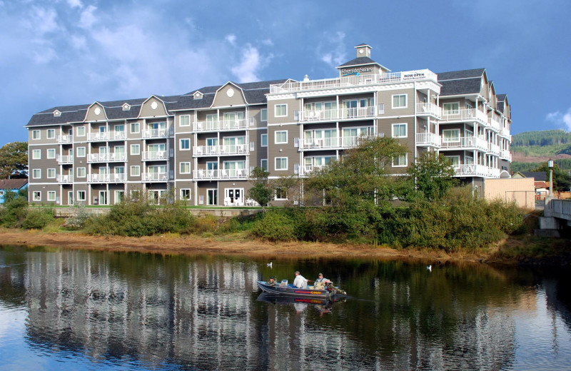 Exterior view of Rivertide Suites Hotel.