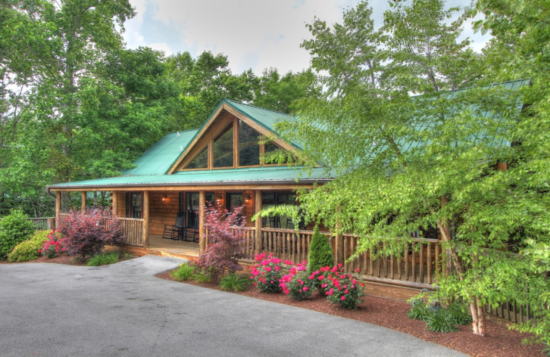 Cabin exterior at Oak Haven Resort.