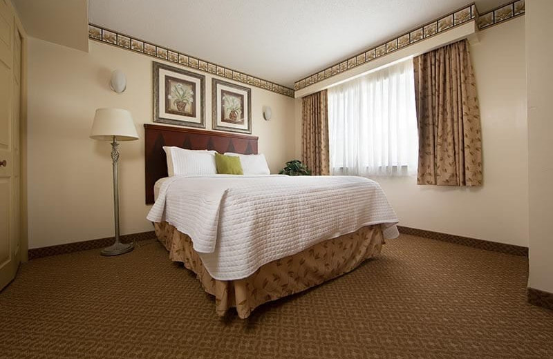 Guest bedroom at Villa Roma Resort and Conference Center.