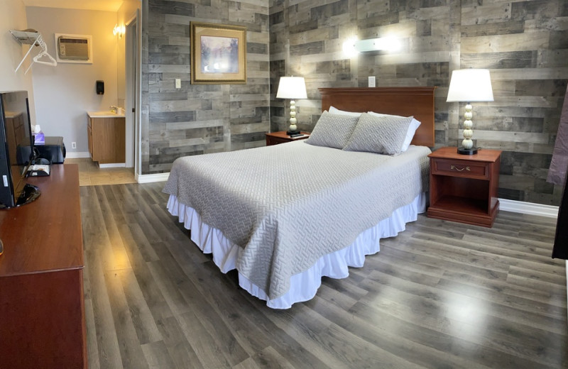Guest room at Pelican Motel.